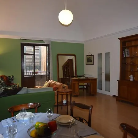 Carlita's In Centro Storico A *